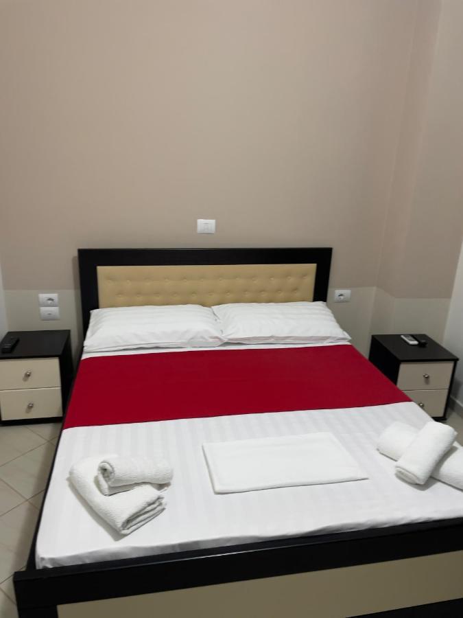 Apartment Xhonis *