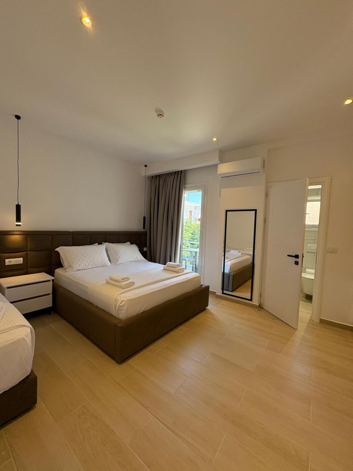 Apartment Xhonis