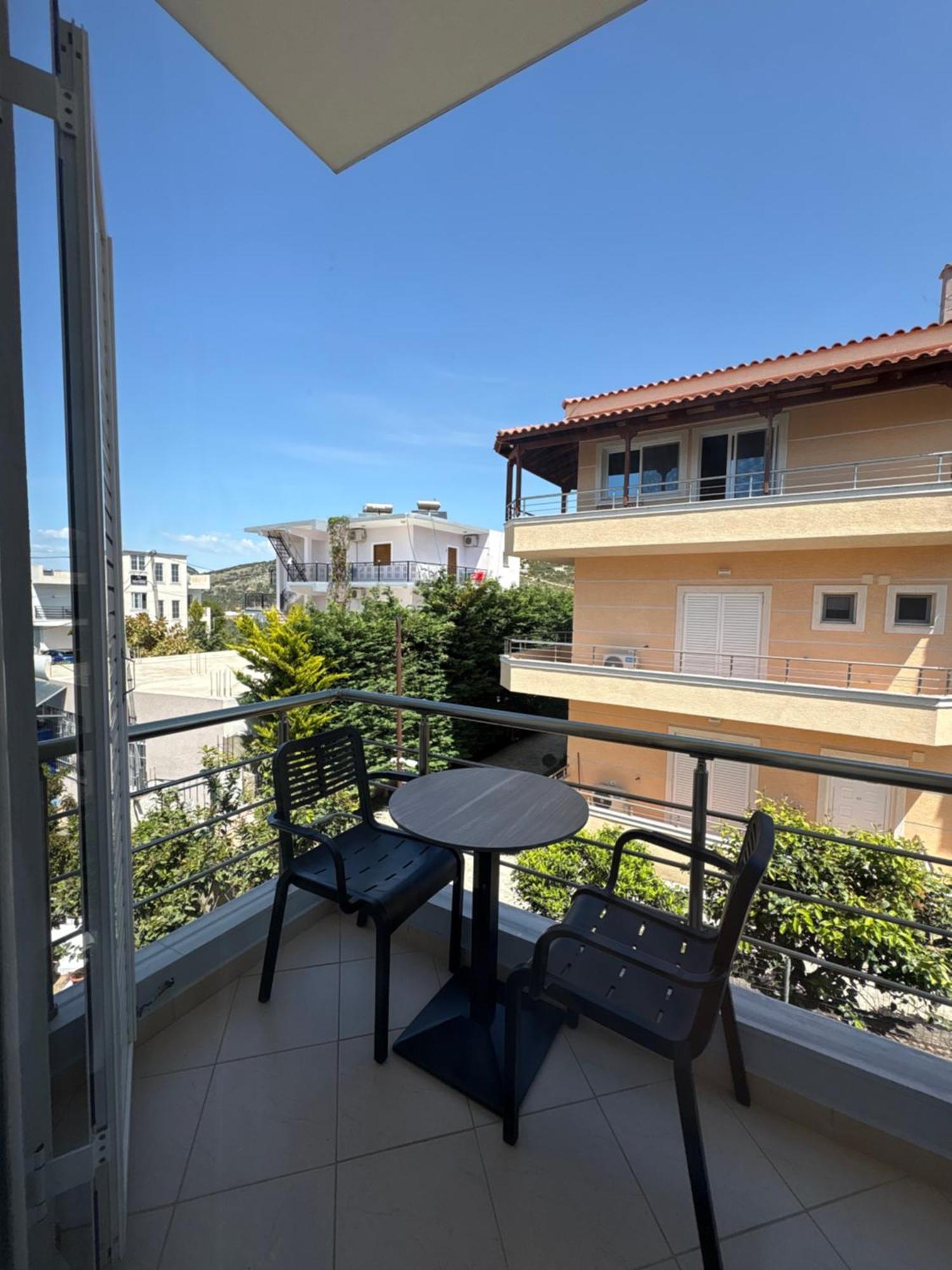 Apartment Xhonis *